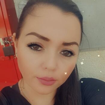 בייביסיטר ב- פתח תקווה: אלבינה