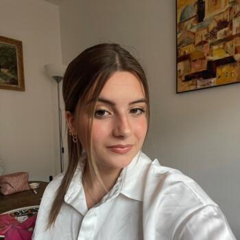 Babysitter Thoiry (Île-de-France): Eve