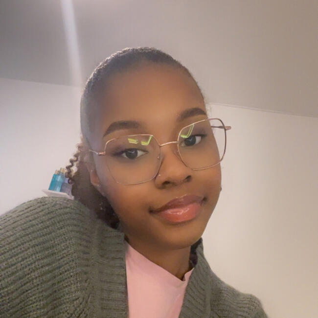 Babysitter in Clamart: Syriane