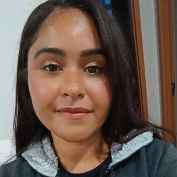 Babysitter in Ribeirão das Neves: Rayara