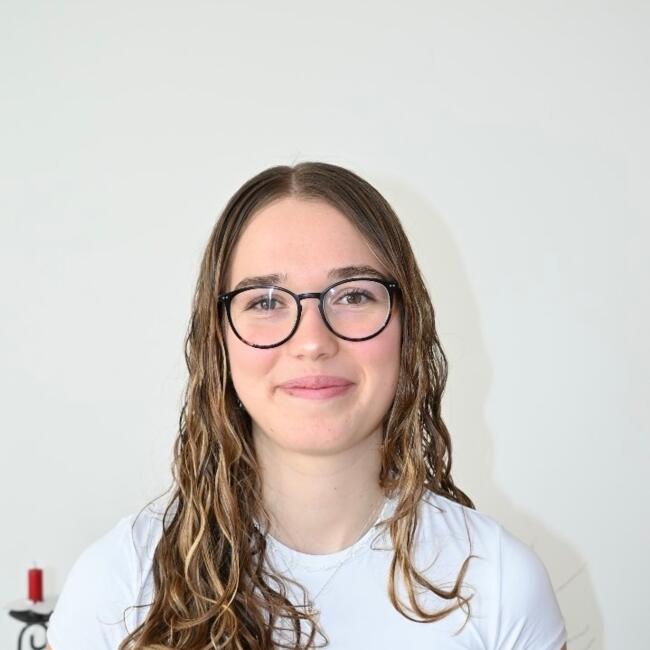 Babysitter a Düdingen: Jael