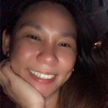 Babysitter in Abu Dhabi: Joanne