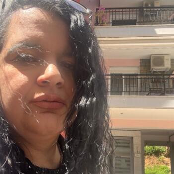 Δουλειά για babysitter στην περιοχή Καρτεράδος: δουλειά φύλαξης παιδιών Κικα