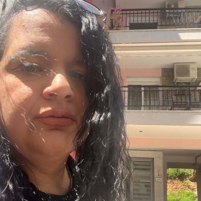 Δουλειά για babysitter στην περιοχή Καρτεράδος: Κικα
