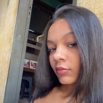 Babysitter in Araguari: Gabrielly