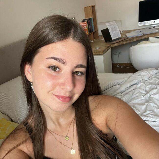 Babysitter in Mougins: Chahinez