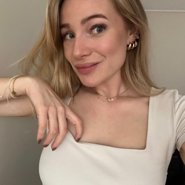 Babysitter in Saulnes: Elise