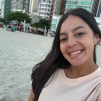 Babá em Balneário Camboriú: Micaela Belen