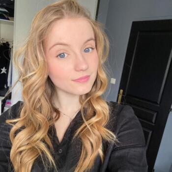 Babysitter in Port-Saint-Père: Léa