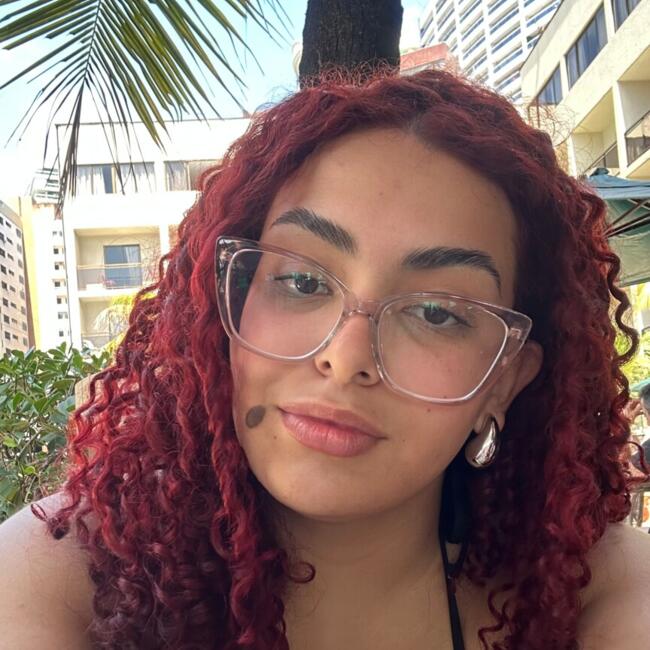 Babysitter in Brasília: Giovana