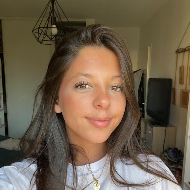 Babysitter in Marseille: Elena