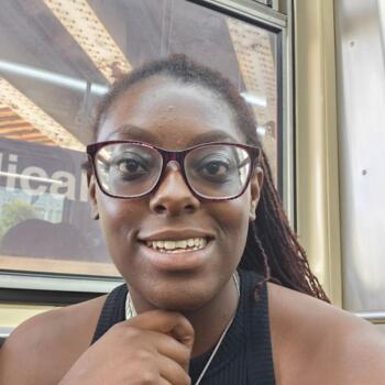 Babysitter in Chicago: Olivia