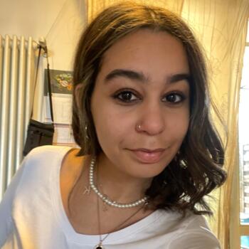 Babysitter Faenza: Keyra