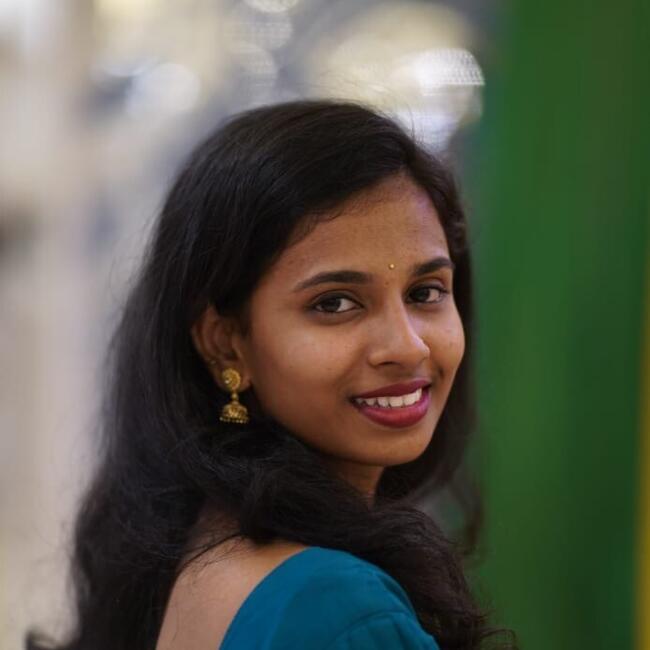 बम्बई में बेबीसिटर: Tanvi