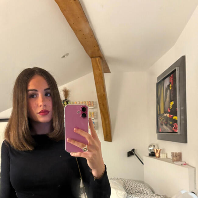 Babysitter in Bayonne: Violette