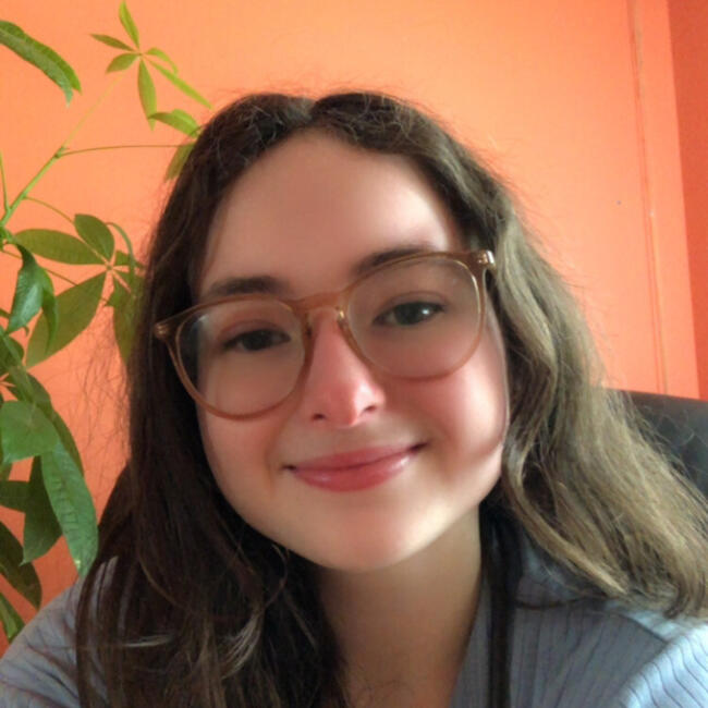 Babysitter in Mississauga: Naomi