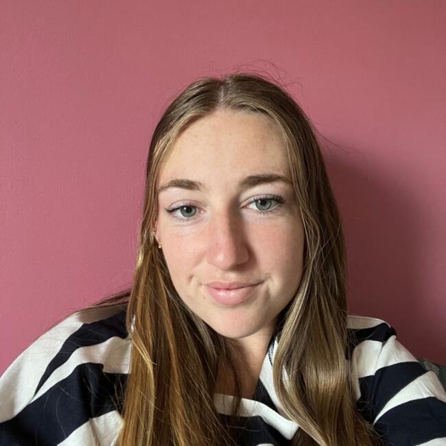 Babysitter in Cherbourg: Aimée