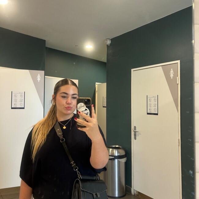 Babysitter in Paris: Siena