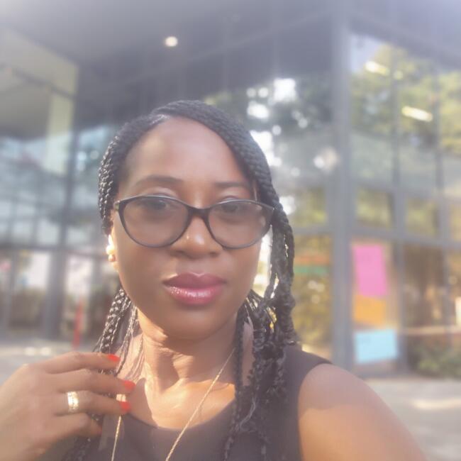 Babysitter in Northolt: Esther