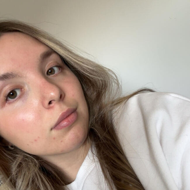 Babysitter in Saint-Didier-de-Bizonnes: Chloé