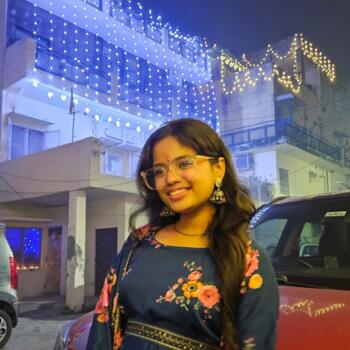 Babysitter in Delhi: Niharika