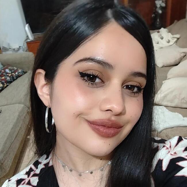 Canguro en Alhaurín de la Torre: Mai Barrios