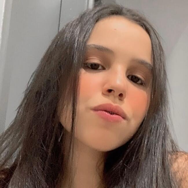 Babysitter in Campo Grande: Lara