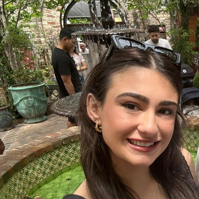 Babysitter in Wollongong: Abbey