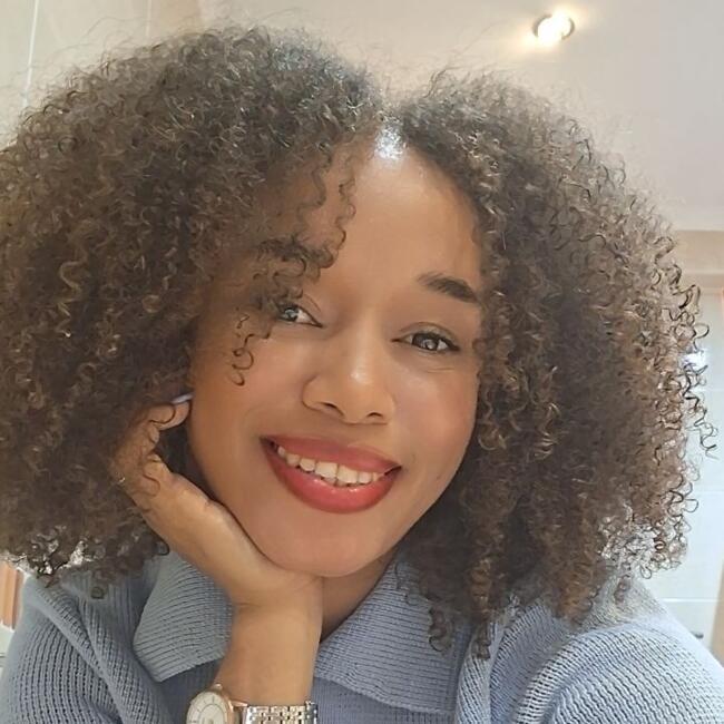 Babysitter in Setúbal: Cleydi