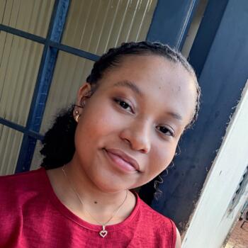 Babysitter in Araçatuba: Karine