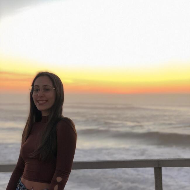 Babysitter in Marinha Grande: Jessica