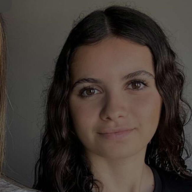 Babysitter in Brive-la-Gaillarde: Lina
