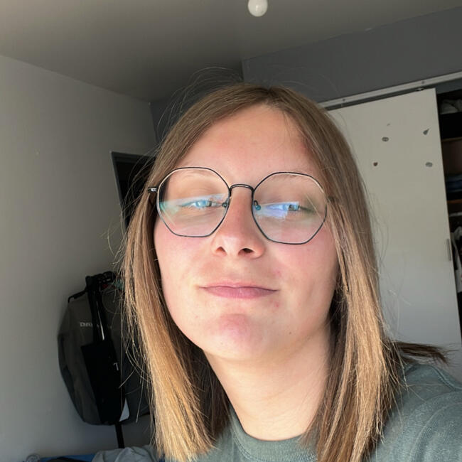 Babysitter in Bavent: Océane