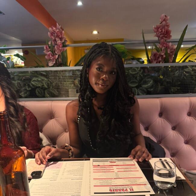 Babysitter in Thornliebank: Miracle