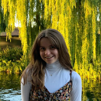 Babysitter in Norwich: Ella