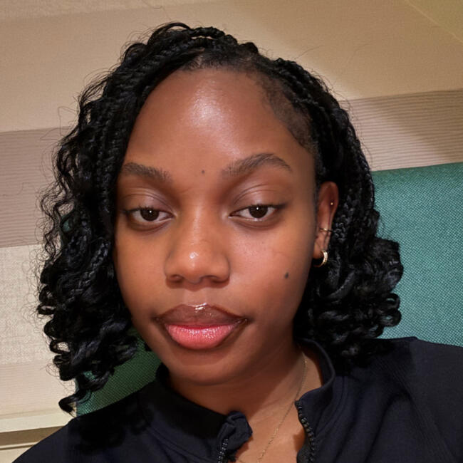 Babysitter in Galway: Zainab