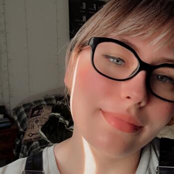 Babysitter in Edmond (Oklahoma): Amber