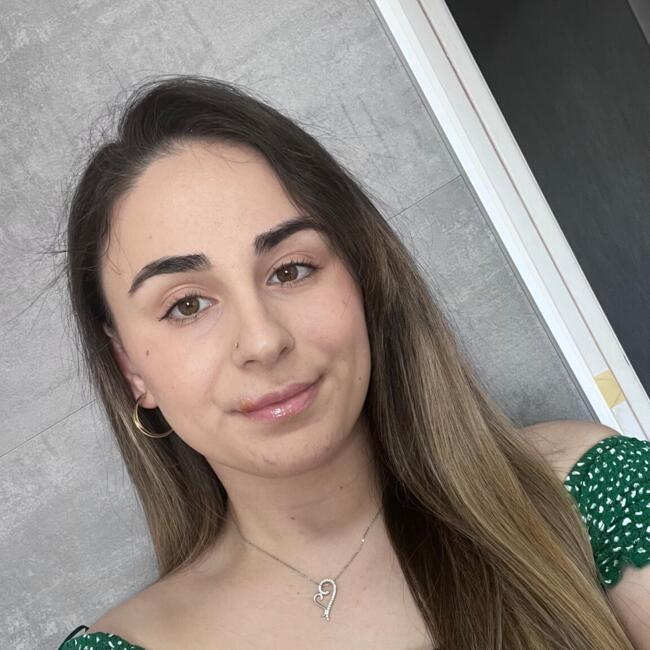 Babysitter in Reims: Esma