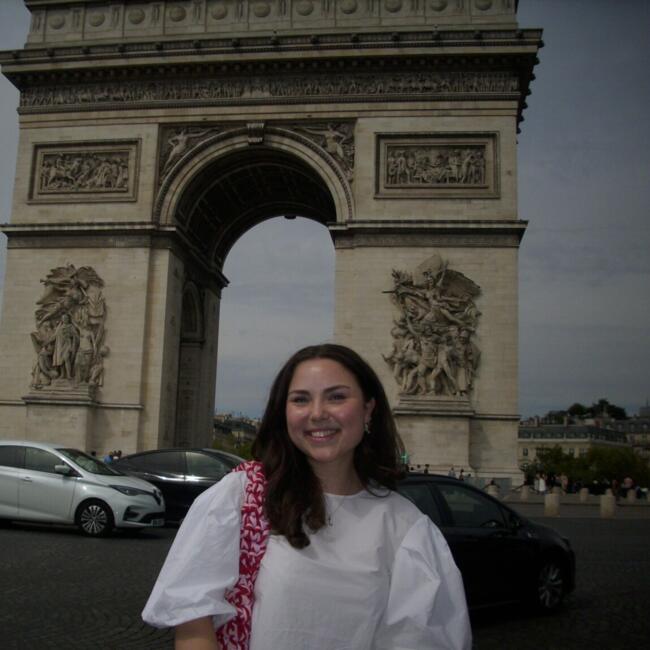 Babysitter in Paris: Lea