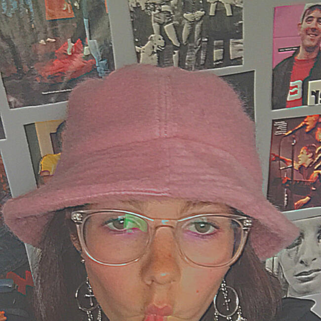 Babysitter in Dunedin: Maddison