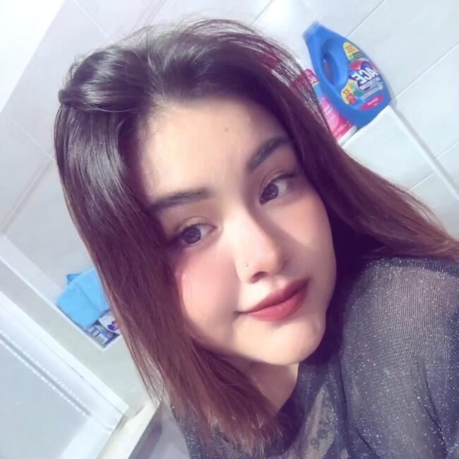 Babysitter in Nerviano: Gia Dssire