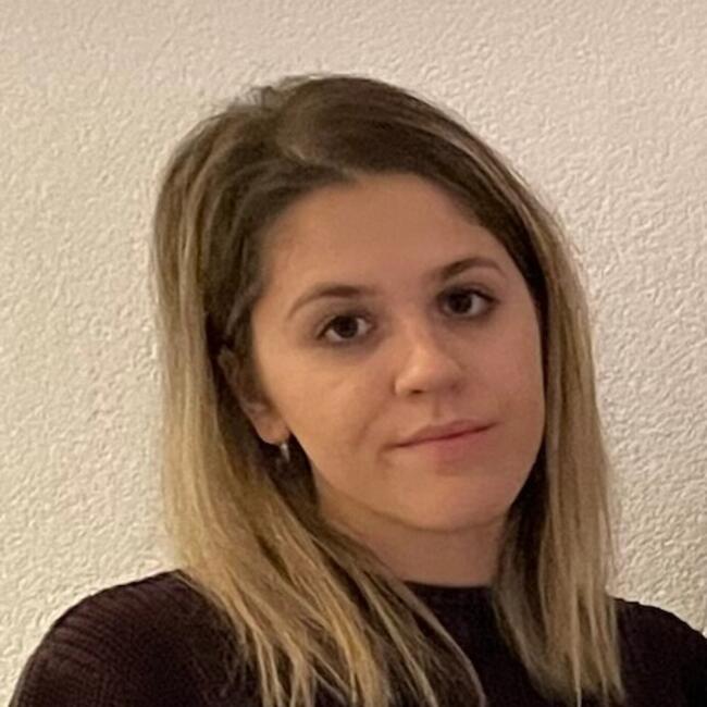 Baby-sitter in Schwerzenbach: Vejza