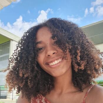 Babysitter Campo Grande: Evelly