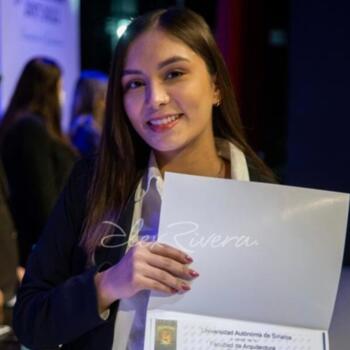 Babysitter London: Fatima Coronado