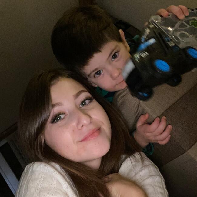 Babysitter in Medvode: Tina