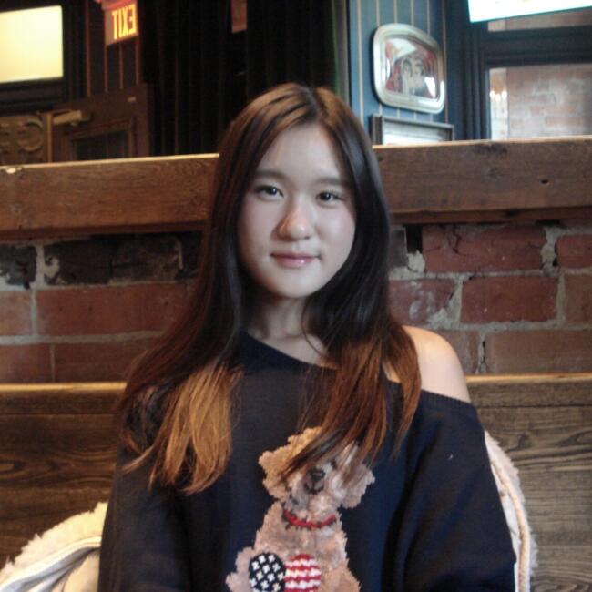 Babysitter in Toronto: Linda