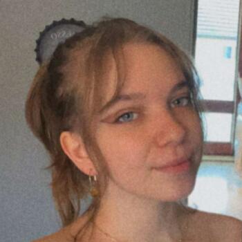 Baby-sitter in Saint-Nazaire: Coline