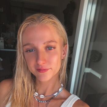 Baby-sitter in Antibes: Chloé Jully