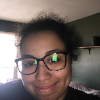 Babysitter in Overland Park: Nadia