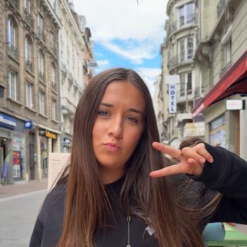 Babysitter in Faches-Thumesnil: Leeloo